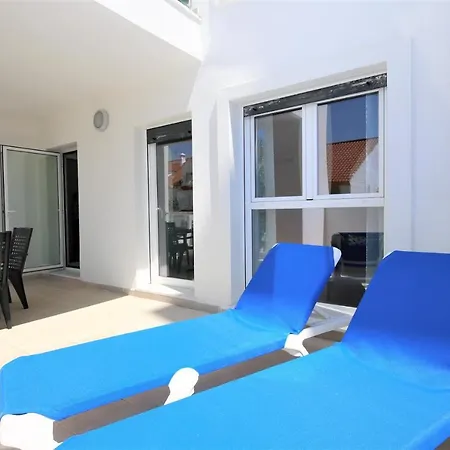 Beatrix Apartment *